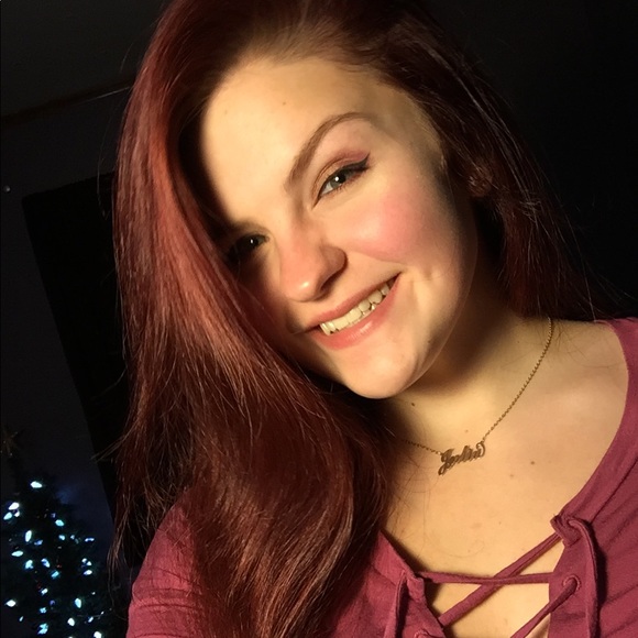 Meet your Posher, Julia - Picture 1 of 1